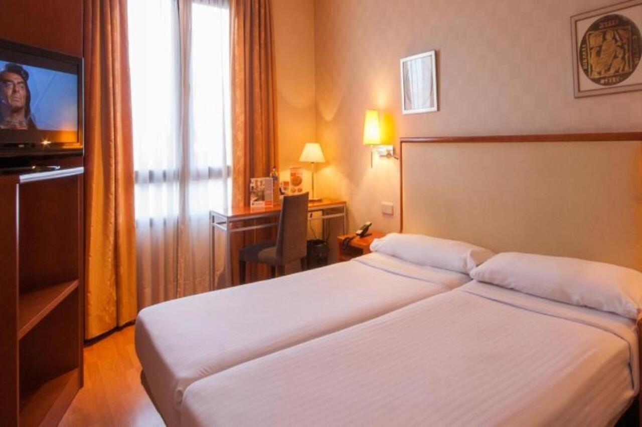 Th Boadilla Hotel Boadilla del Monte Buitenkant foto
